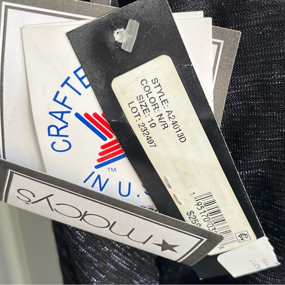 NWT. Betsy & Adam Metallic Cape Gown - Picture 8 of 15